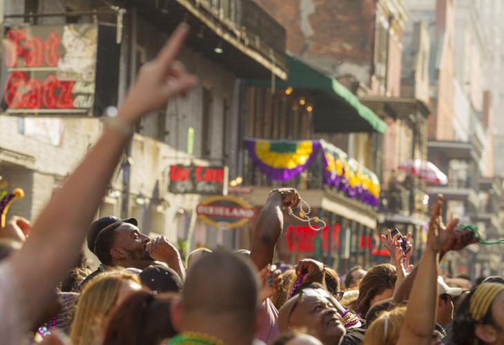 allie coates add bourbon street flasher video photo