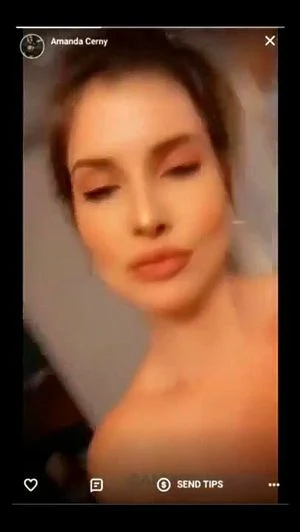 cassey strait add amanda cerny only fans leak image