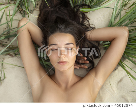 amanda neadeau add beautiful women nude on the beach photo