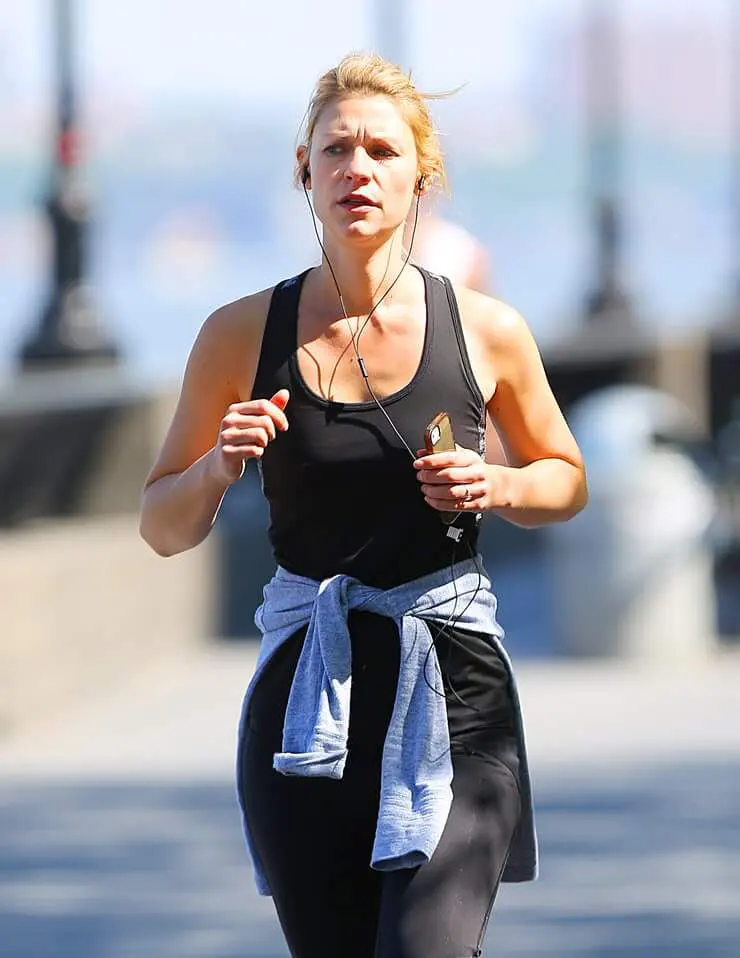 cassandra lilly add claire danes bikini photo