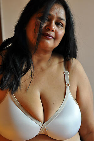 anusha ranganathan add nude mature indians image