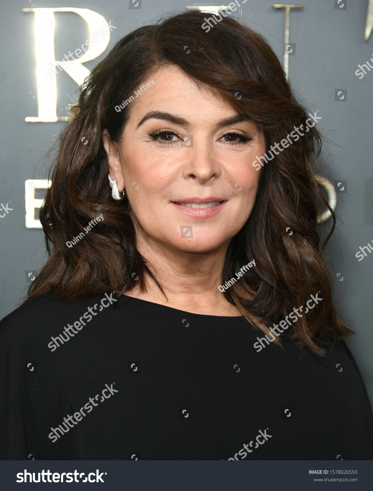 aj van dyk add annabella sciorra hot image