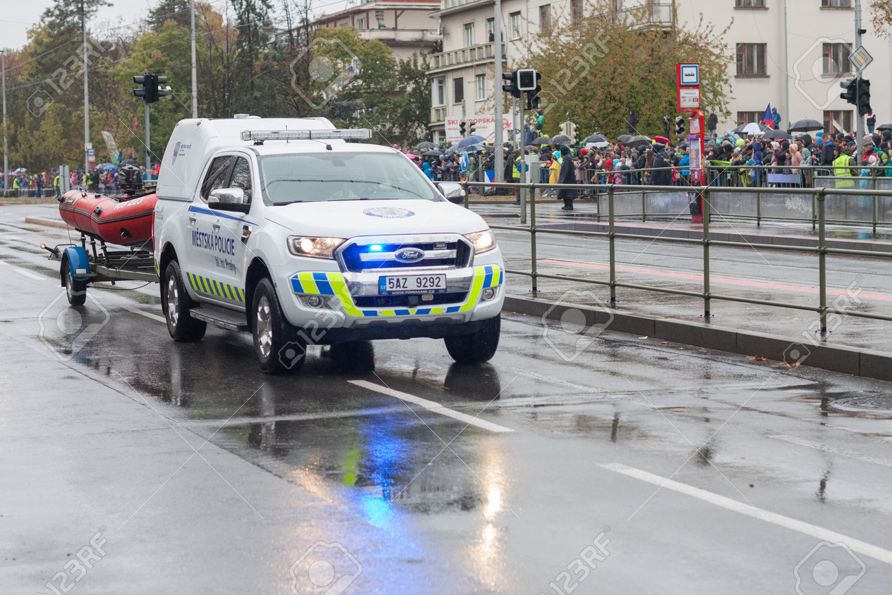 colleen tulloch add czech street pickup image