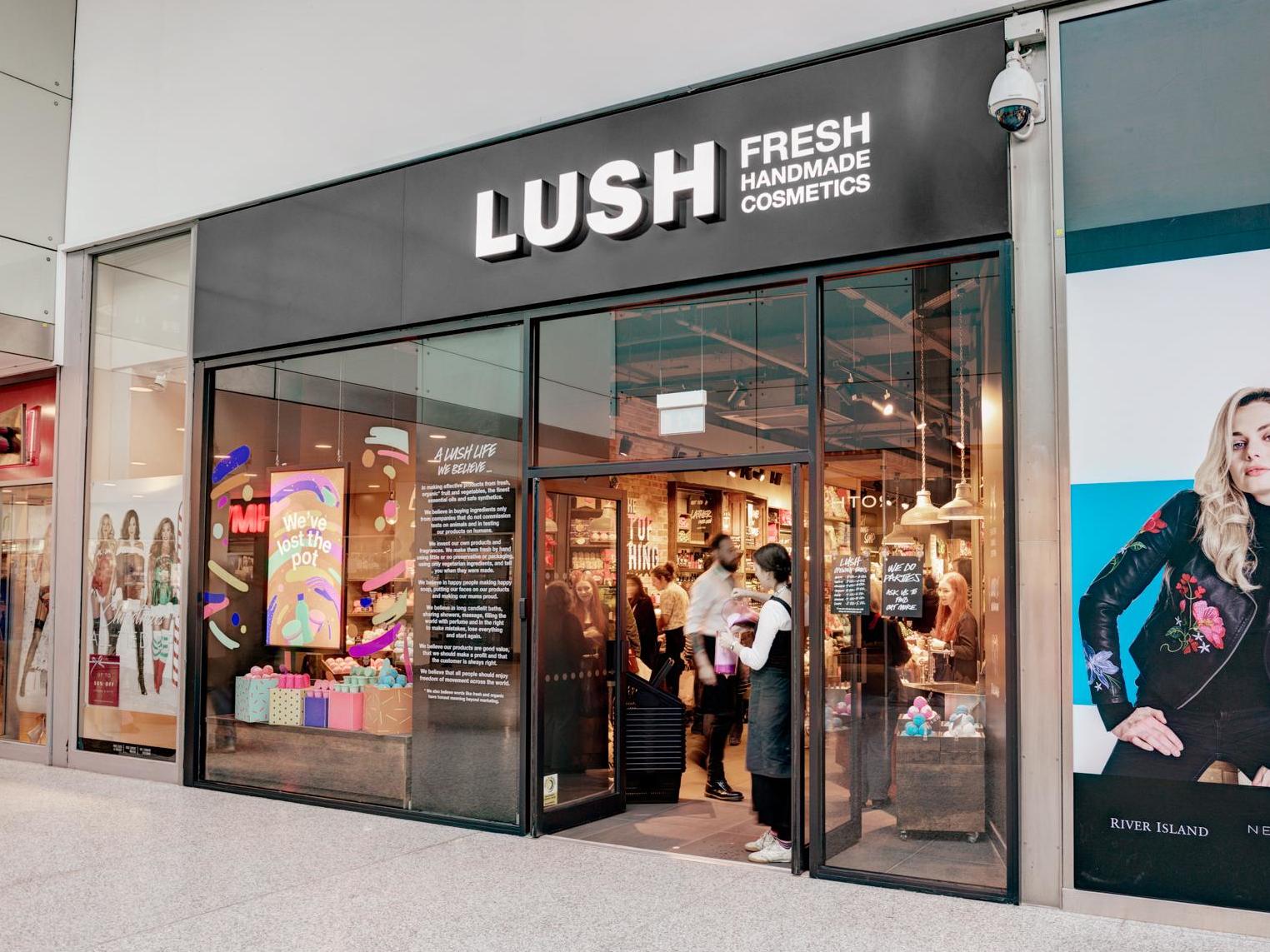 becky burnett add lush in public photo