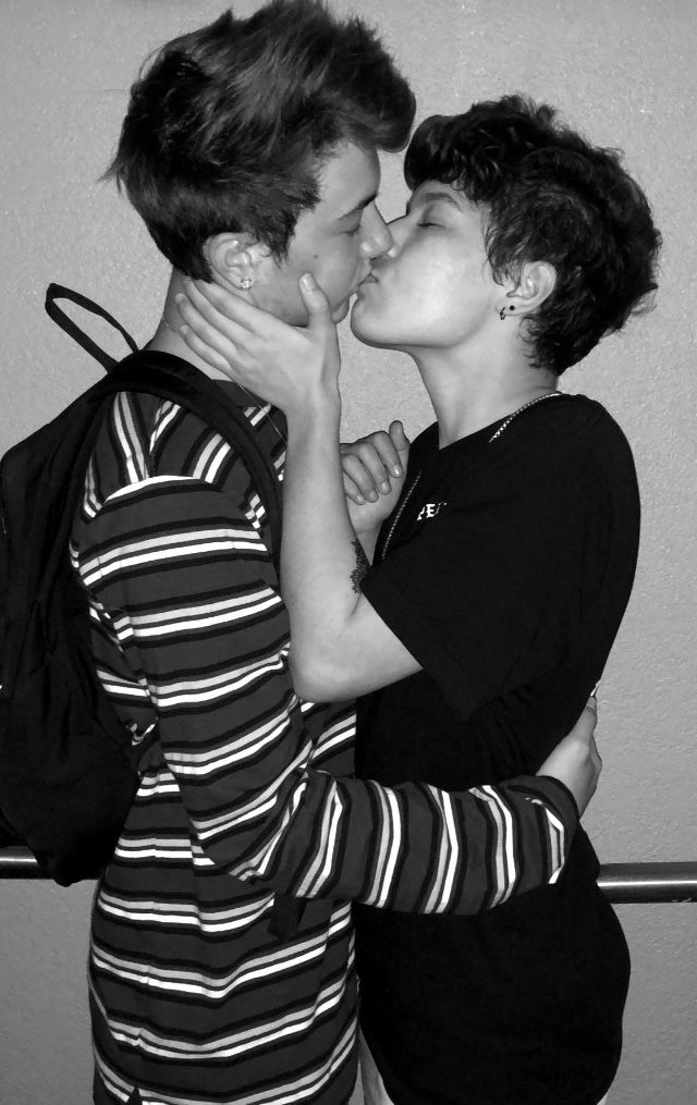 diego evans add cute twinks kissing photo