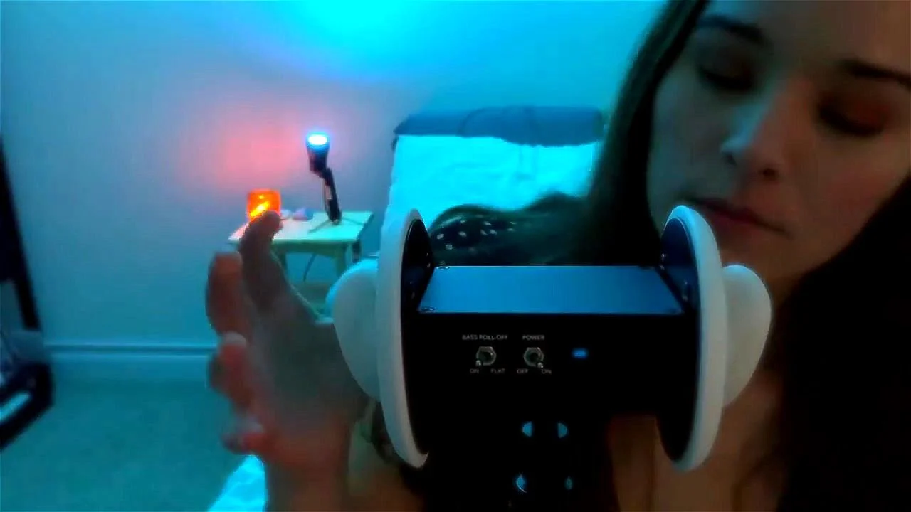 courtney houldsworth add asmr kitten nude photo