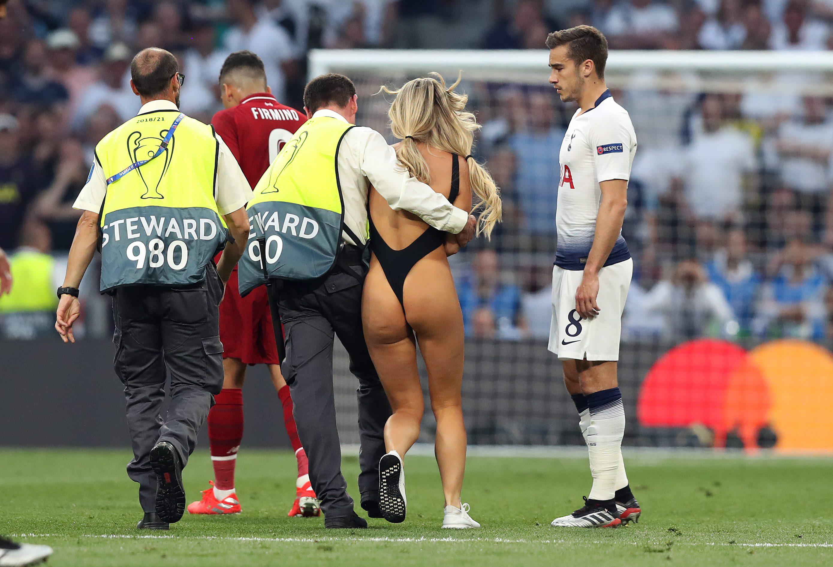 barrett milner add hottest streaker photo