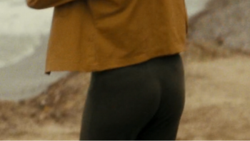 angie mullinax add alycia debnam carey butt image