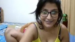 darin weaver add aunty flashing photo