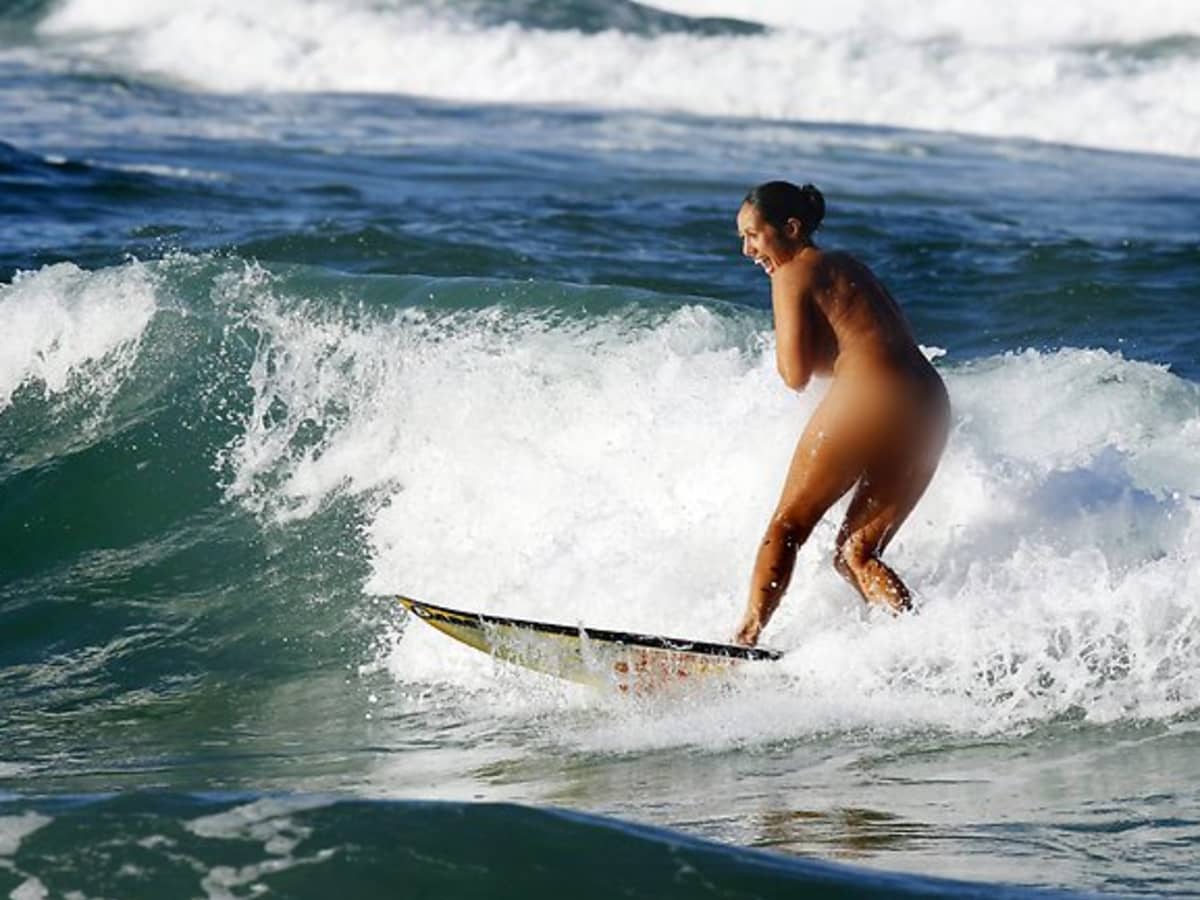 ahmed tahar add female nude surfing photo