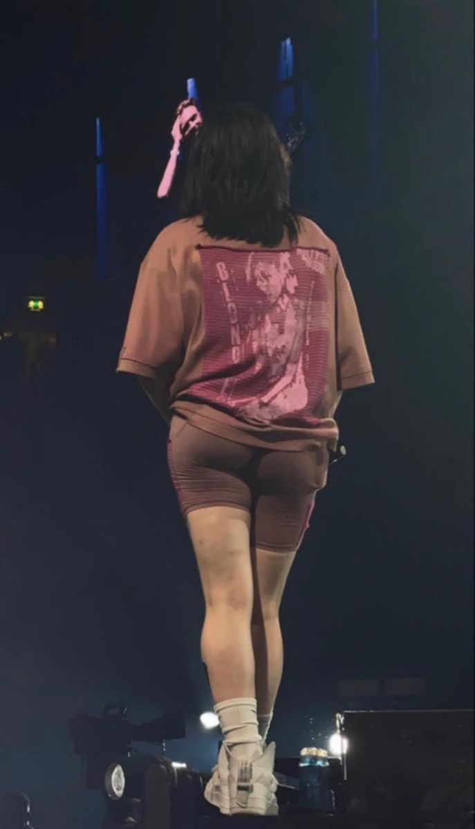 desirae lowry add billie eilish booty shorts image