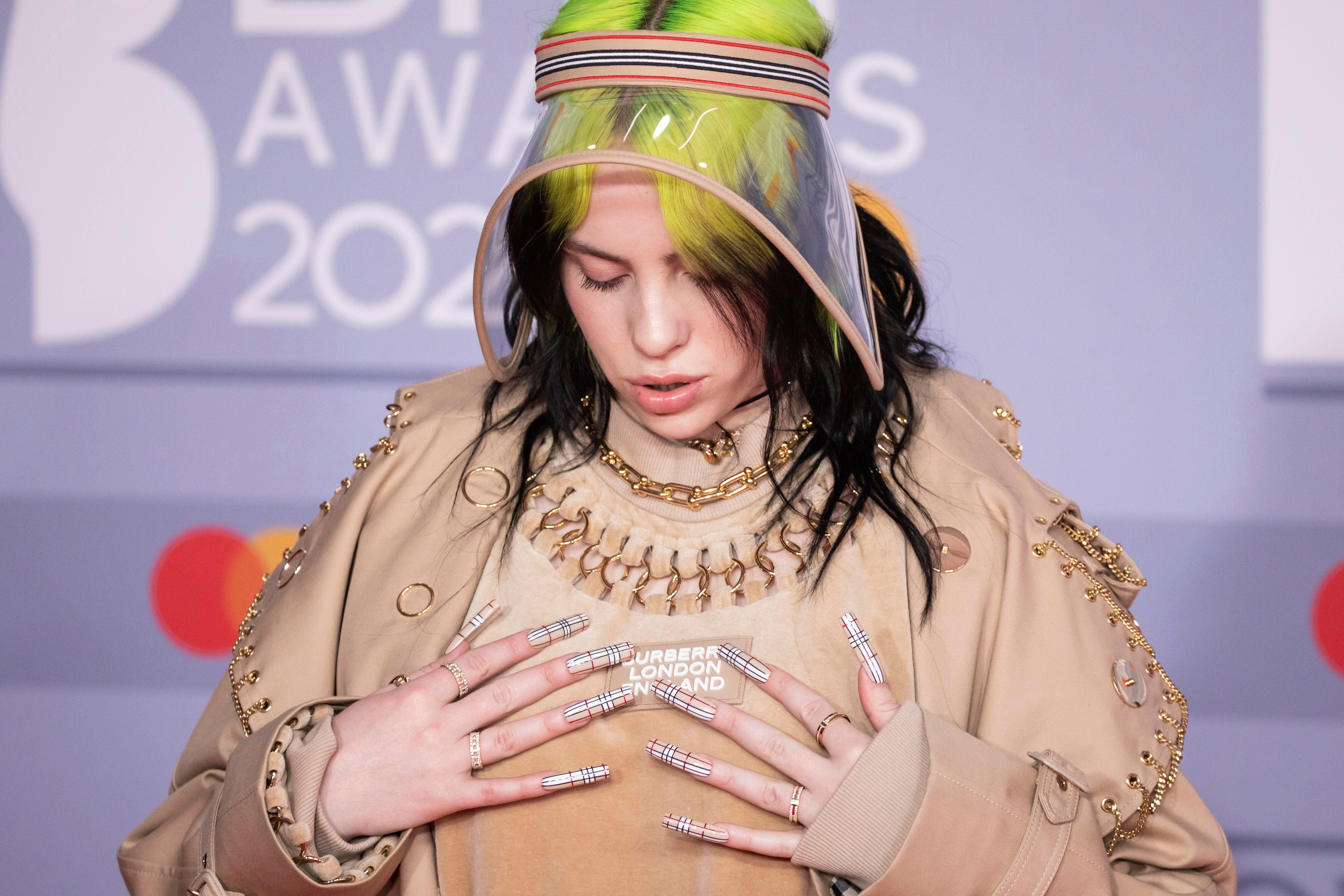 caitlin clegg add billie eilsh naked photo