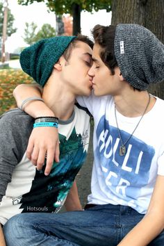 apple chow add cute twinks kissing image