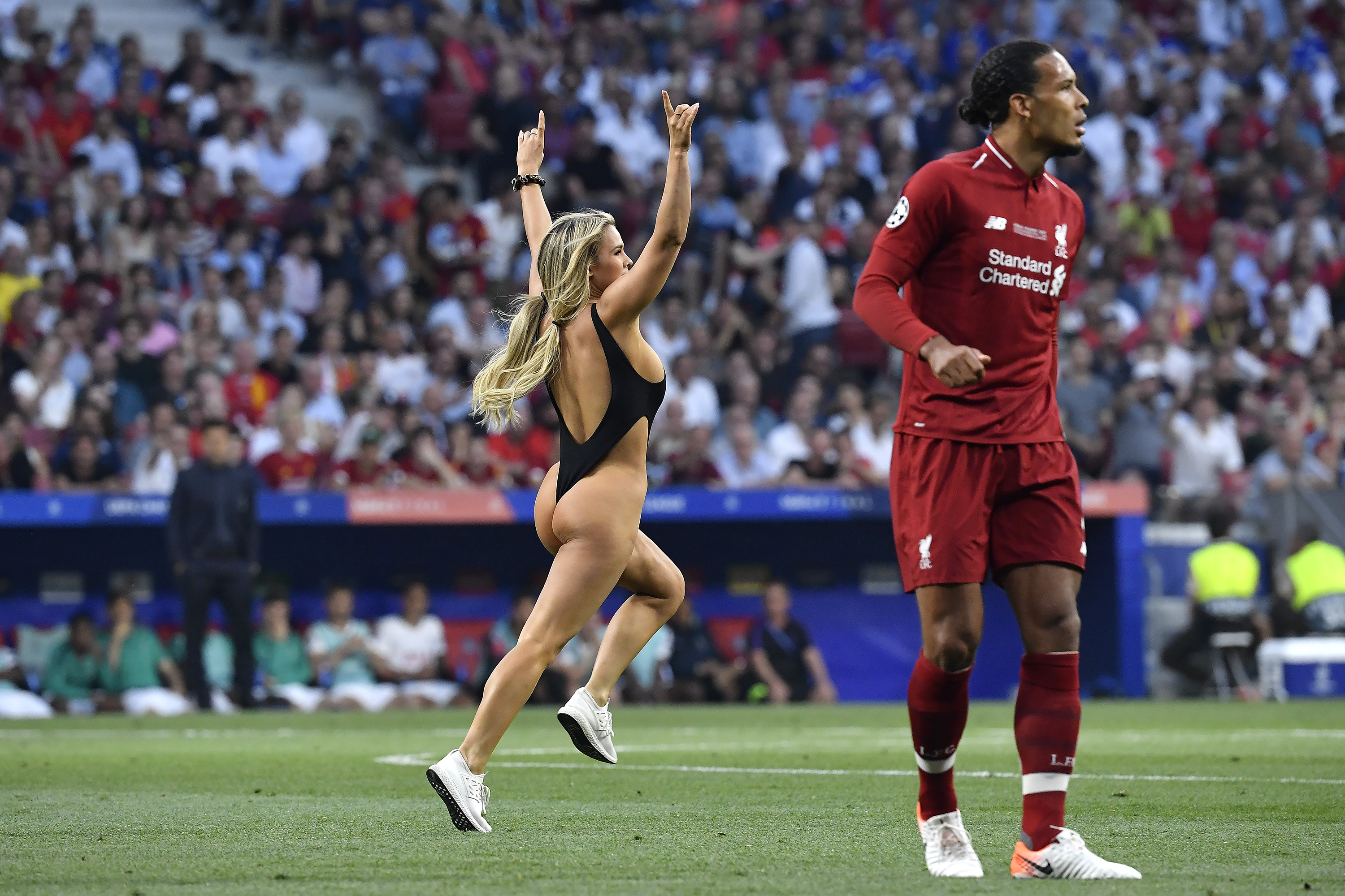 craig sales add hottest streaker photo