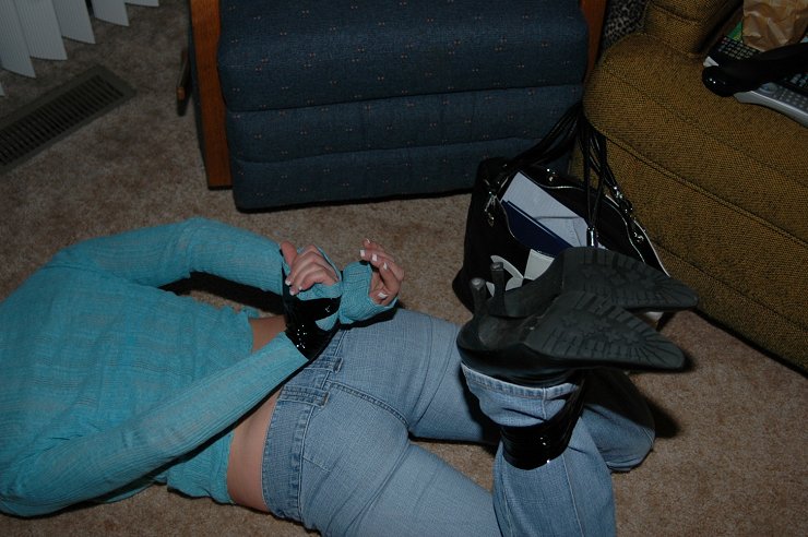 asel omran add hogtied by woman photo