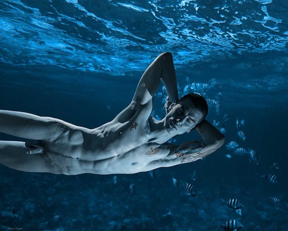 daniela kendrick add nude men underwater photo