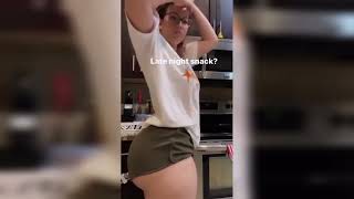 barb poston add pawg ass clapping photo