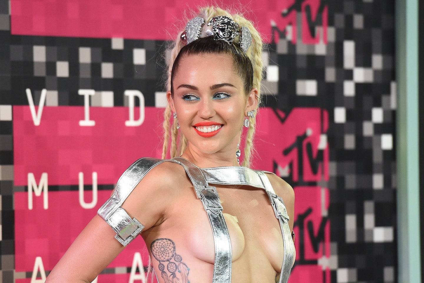 angela bzura add pictures of miley cyrus in the nude photo