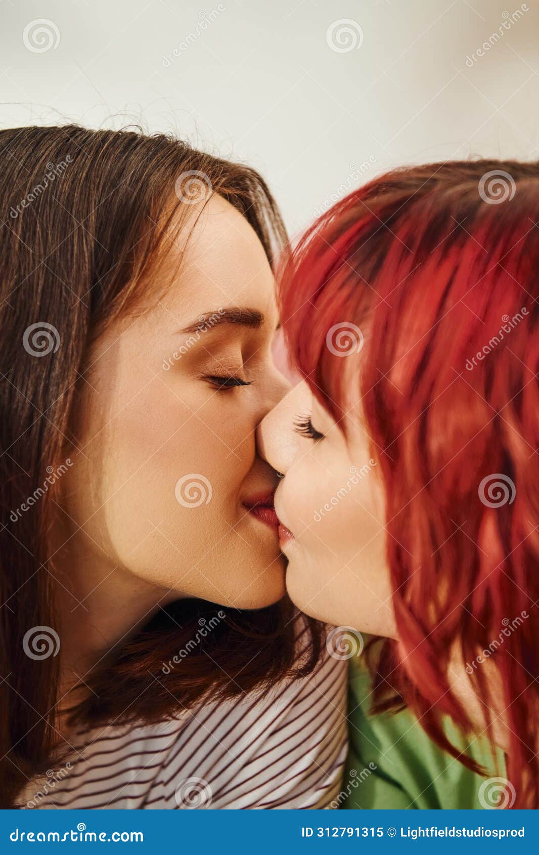 anna chetcuti add wet lesbian kissing photo